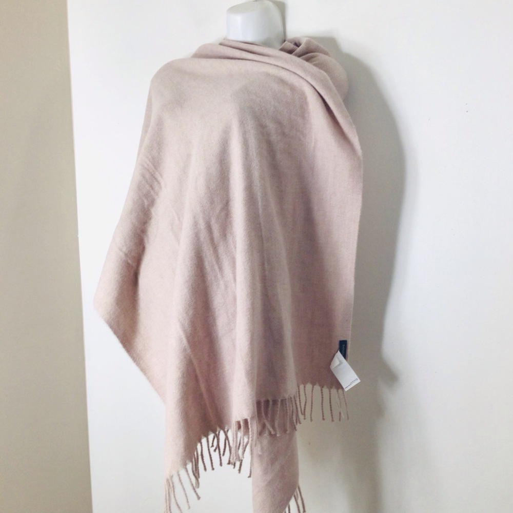 NWT Banana Republic scarf women knit tan fringe luxurious ultra soft gift